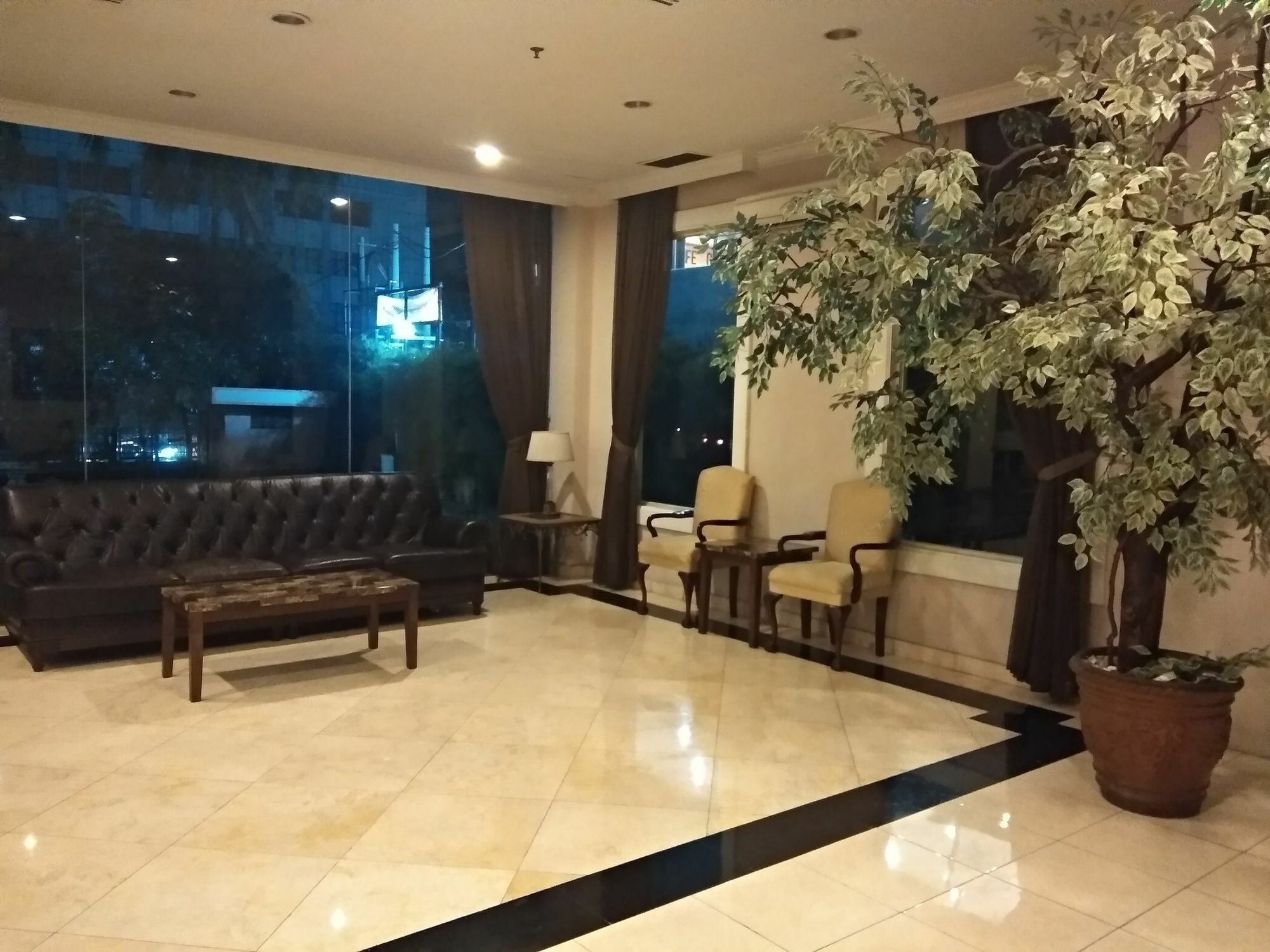 雅加达布勒瓦尔丹戎杜伦酒店 外观 照片